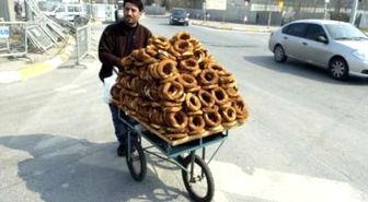Yüksek Sesle Bağırıp Simit Satması Pahalıya Mal Oldu