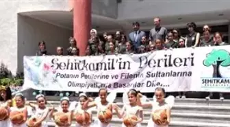 Şehitkamil'in Minik Sporcuları Milli Sporculara Başarılar Diledi