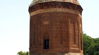 Tarihi Mekanlarda Temizlik Çalışması