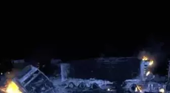 Van'da Teröristler Yol Kesip Araç Yaktı