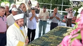 Güngör Dilmen Toprağa Verildi