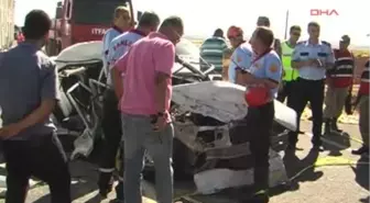 Şanlıurfa'da Kaza: 2 Ölü, 5 Yaralı )