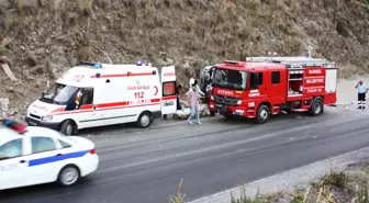 Sarıgöl'de Trafik Kazası: İki Yaralı