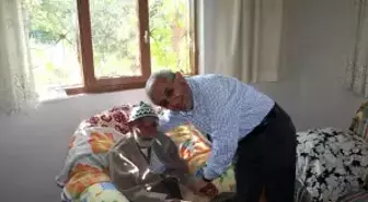 Ekrem Erdem, Suşehri'nin Asırlık Dedesini Ziyaret Etti