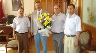 İzmir İl Özel İdare Çalışanlarının Maaşları İyileştirildi