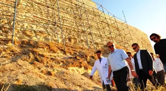 Vali Karaloğlu, Urartu Müzesi İnşaatında İncelemelerde Bulundu