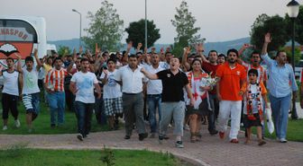 Adana'da Taraftar Tesisleri Bastı