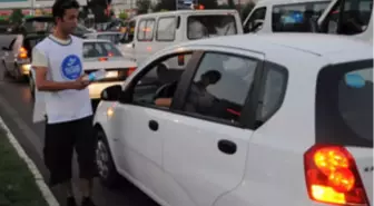 'İftara 5 Kala' Sürücülere Su ve Hurma