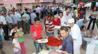 Türkiye Vodafone Vakfı'ndan Selzedelere İftar Yemeği