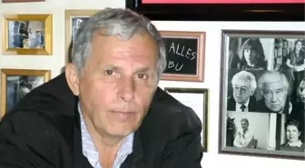 Ünlü Şair Fransa'da Ölü Bulundu
