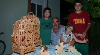 Yaptığı Organik Oyuncakları Çocuklara Ücretsiz Dağıtıyor