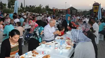 Çayırova'da Mahalle İftarları Başladı