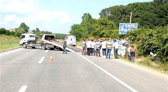 Minibüs Su Kanalına Uçtu 7 Ölü, 1 Yaralı )