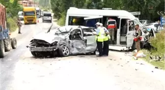 Tokat'ta Trafik Kazası 15 Yaralı
