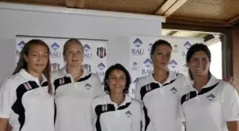 Beşiktaş Bahçeşehir Voleybol Takımı'ndan Toplu İmza