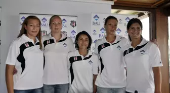 Beşiktaş Bahçeşehir Voleybol Takımı'ndan Toplu İmza