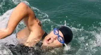 Çeşme'de Triatlon Şenliği