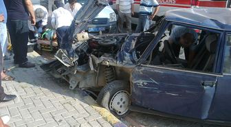 İzmir'de Trafik Kazası: 2 Yaralı