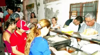 Ak Partili Vekiller Ayvalık'ta İftar Yemeğine Katıldı