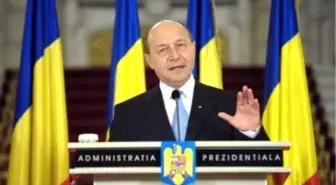 Romanya Cumhurbaşkanı Basescu Hakkındaki Azil Referandumu