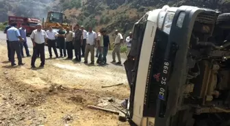 Şemdinli'de Trafik Kazası; 3 Yaralı