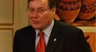 Türkolog Hovari, Macaristan'ın Türkiye Büyükelçiliği'ne Atandı.