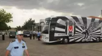 Beşiktaş'a Kırklareli'nde Çiçekli Karşılama