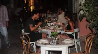 Aşk Masasında Nispet