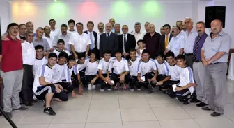 Demirspor'a Ödülleri Dağıtıldı