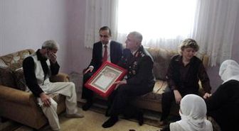 Diyarbakırlı Şehit Ailesine Şehadet Belgesi