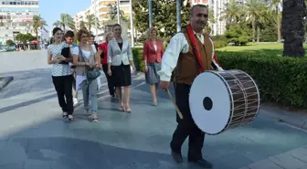 (Özel Haber) Ramazan Davulcuları Sahura Kalkanları Güldürürken Düşündürecek