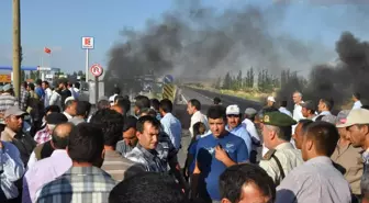 Çiftçiler Niğde-Kayseri Yolunu Trafiğe Kapattılar