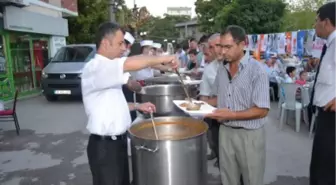 Demirtaş'ta Sokak İftarı Düzenledi