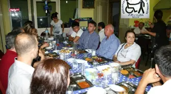 Engelsiz Yürekler Derneğinden İftar Yemeği