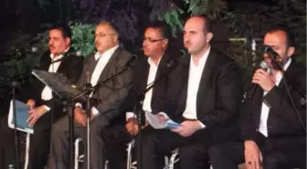 İlahi Gurubu Dinleyicileri Mest Etti