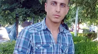 Sivas Şehidine Ağlıyor