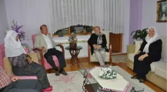 Vali Oğuz Ev Ziyaretinde