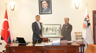 Hava Pilot Korgeneral Bilgin, Vali Toprak'ı Ziyaret Etti