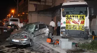 İzmir'de Trafik Kazası: 1 Ölü, 1 Yaralı