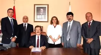 Milletvekili Nursuna Memecan'dan Rektör Kocacık'a Ziyaret