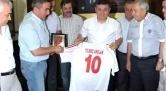 Balıkesirspor Yönetimi Vali Arslan'ı Ziyaret Etti