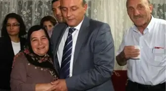 Vali Kızılcık ve Eşi Şehit Ailesinin Evinde İftar Yaptı