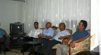 CHP'li Vekiller, Cezaevinde Ölen Mahkumun Ailesinin Yanında