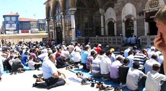 Yozgat'ta Ramazan'ın Son Cumasında Camiler Doldu Taştı