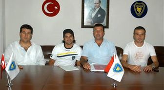 Bucaspor'da Dahmane İmzayı Attı