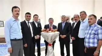 Fatsa'da Protokol Havuz Başında Bayramlaştı