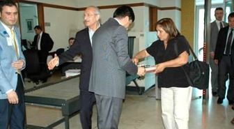 Kılıçdaroğlu'na Polislerden Çikolata