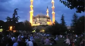 Ramazan'da Selimiye Camii'ni 160 Bin Kişi Ziyaret Etti