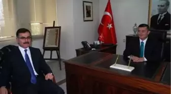 İlk Kez İki İlin Valileri Arasında Devir Teslim Töreni Yapıldı