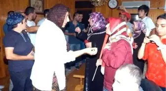 Öfkeli Kadınlar Çimento Fabrikasına Evet Diyen Başkanla Makamında Kavga Etti